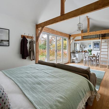 Stunning Cabin With Incredible Views Near Goodwood Rogate Ngoại thất bức ảnh